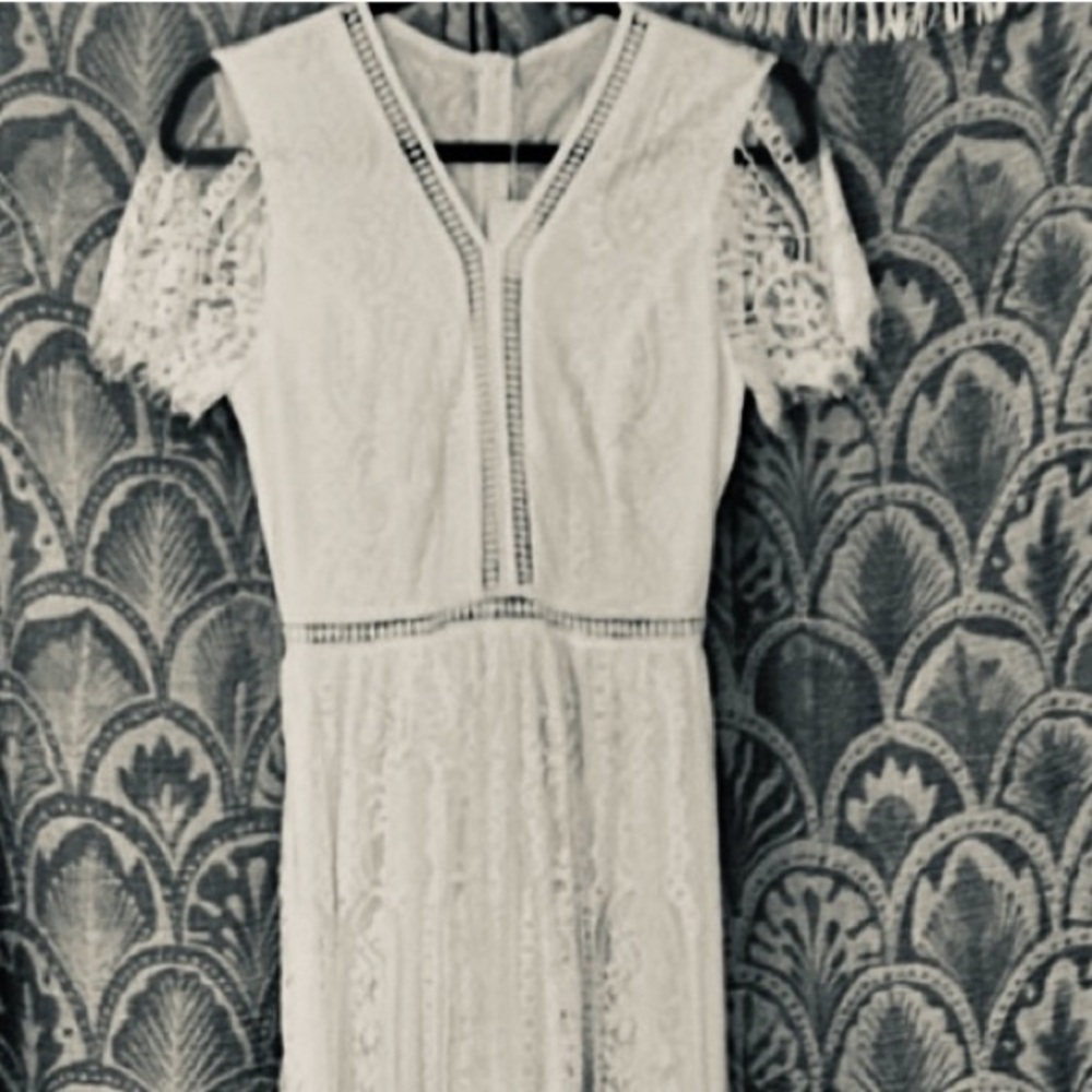 Bohemian White Gown Size XS Gorgeous Snow White Lace Fully Lined by Magnolia NEW - Picture 16 of 16